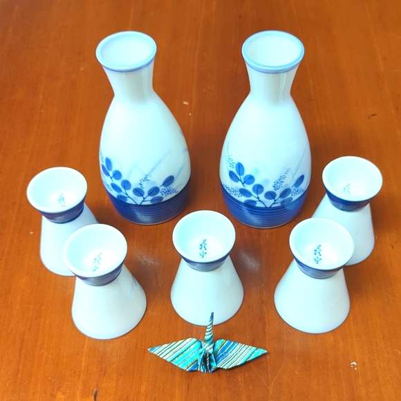 Japanese sake wine vessel - Picture 3 of 3